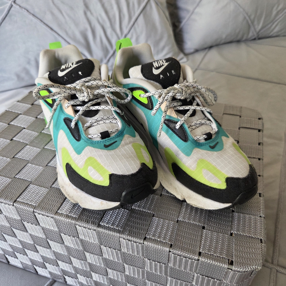 Nike Womens Air Max 200 Sneakers